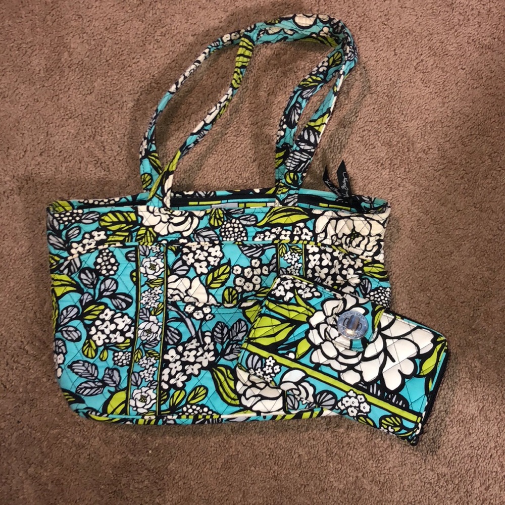 Vera Bradley like new shoulder bag&wallet